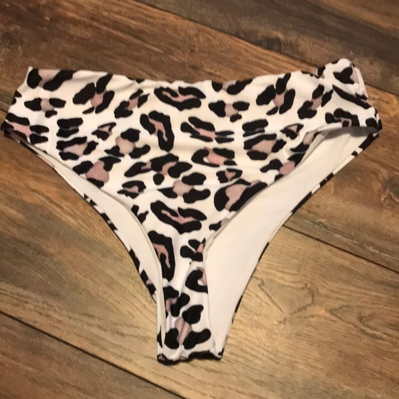 SHEIN Other - SHEIN sizeL cheetah highwaisted bathingsuit bottom SHEIN Other - SHEIN sizeL cheetah highwaisted bathingsuit bottom